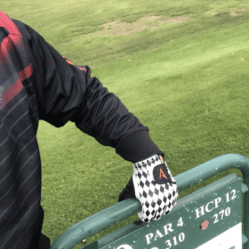 Chess golfhandske på nya äventyr
